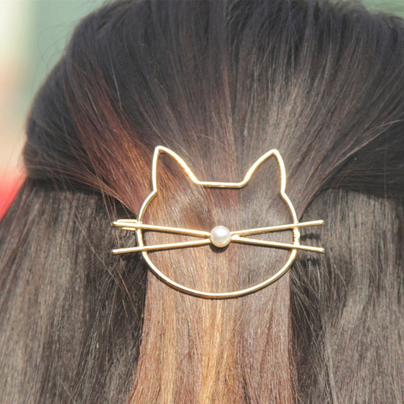 This is a Cute Cat Hair Pin Imitation Pearl Hairpin